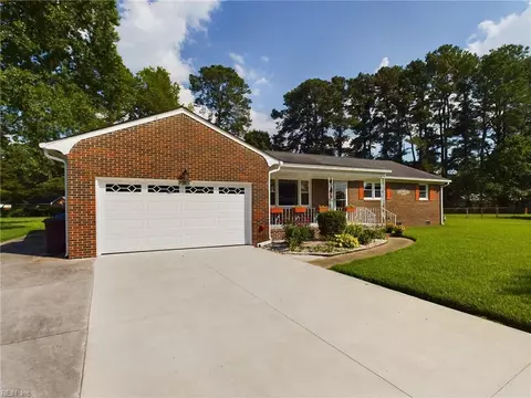 1132 Chesslawn Cir E, Chesapeake, VA 23320