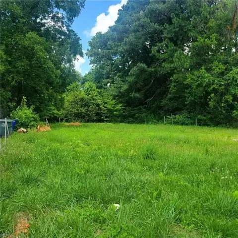 852 Philpotts Rd, Norfolk, VA 23513