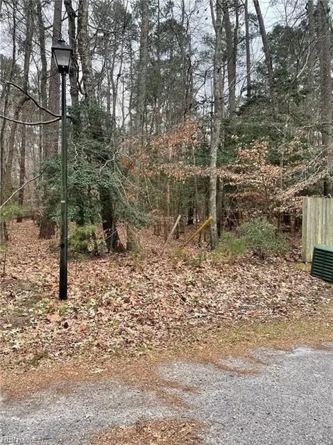 420 Yorkville Rd, York County, VA 23692