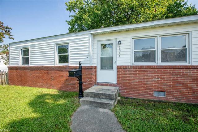 3044 Bow Creek Blvd, Virginia Beach, VA 23452