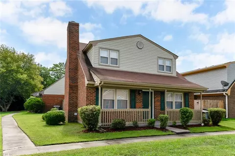 38 Dawn Ln, Hampton, VA 23666