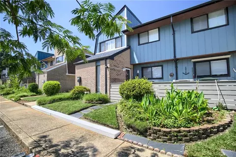 154 Lake One Dr, Hampton, VA 23666