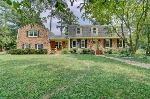824 Winthrope Dr, Virginia Beach, VA 23452