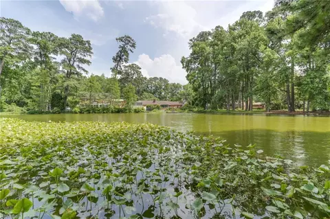 2104 Hollybriar Pt, Norfolk, VA 23518