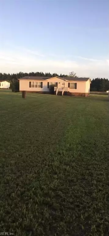 26362 Peters Bridge Rd, Courtland, VA 23837