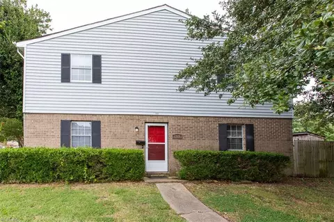 100 Hampstead Ct, Hampton, VA 23669