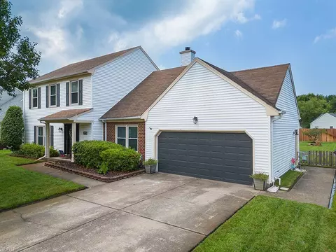 404 Broadwater Dr, Chesapeake, VA 23323