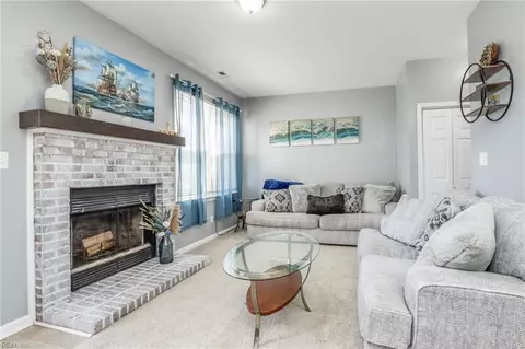 1204 Killington Sq, Chesapeake, VA 23320