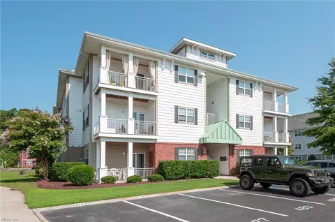 4308 Colindale Rd #207, Chesapeake, VA 23321