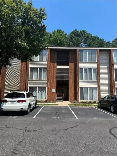21 Pacific Dr, Hampton, VA 23666