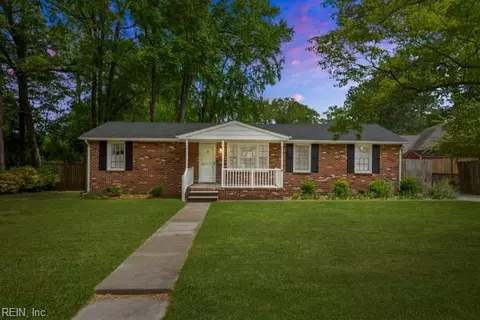 1825 Rollis Rd, Chesapeake, VA 23321
