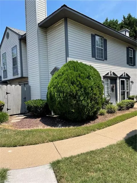 2305 Cornick Dr, Virginia Beach, VA 23454
