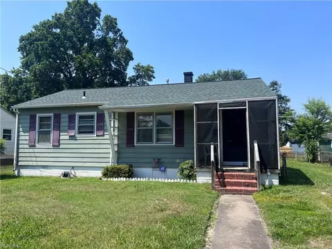 204 Twin Oaks Dr, Hampton, VA 23666
