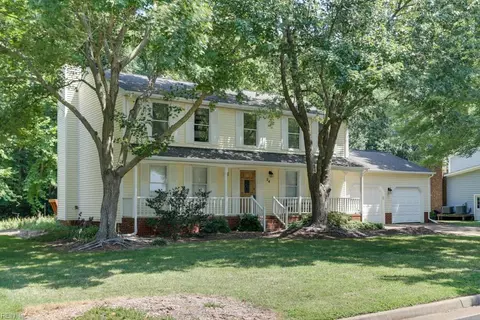 24 Hunt Wood Dr, Poquoson, VA 23662