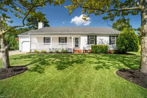 317 Knells Ridge Dr, Chesapeake, VA 23320