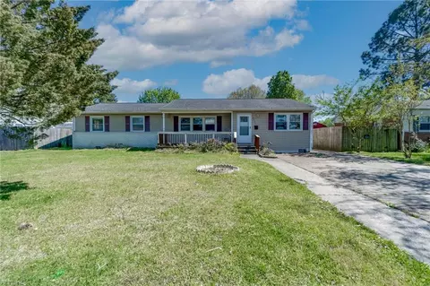 3053 Cobblestone Dr, Virginia Beach, VA 23452