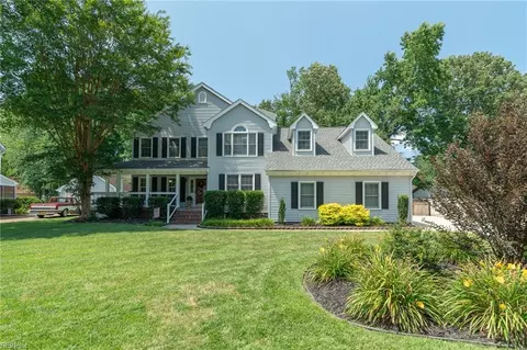 955 Forest Lakes Dr, Chesapeake, VA 23322