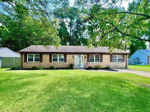 366 Courtney Arch, Virginia Beach, VA 23452
