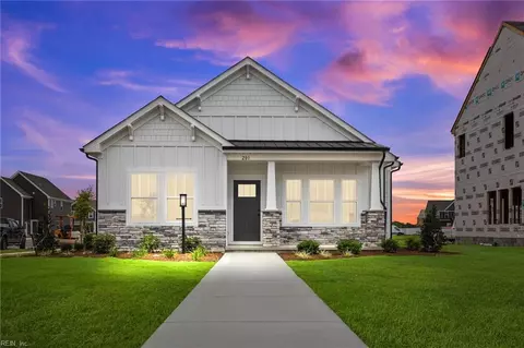 201 Iris Cir, Moyock, NC 27958