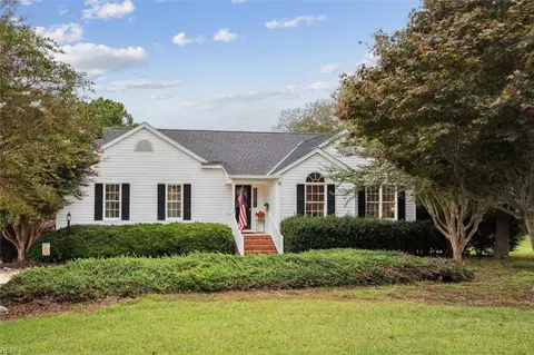 557 Mollys Way, Urbanna, VA 23175