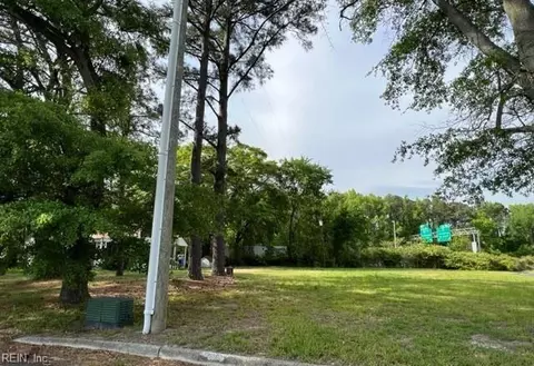 721 Raeside Ave, Chesapeake, VA 23321