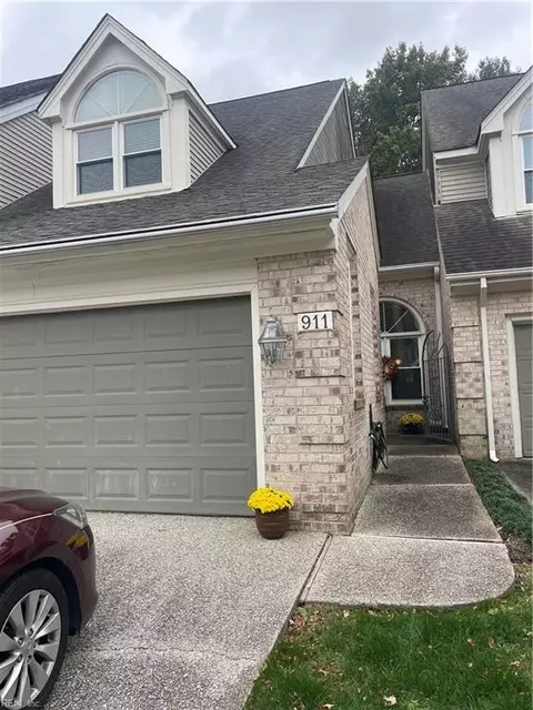900 Shoal Creek Trl, Chesapeake, VA 23320