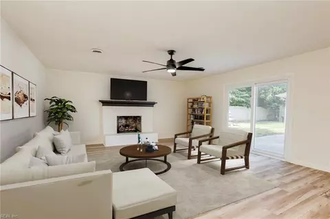905 Earl Of Essex Arch Arch, Virginia Beach, VA 23454