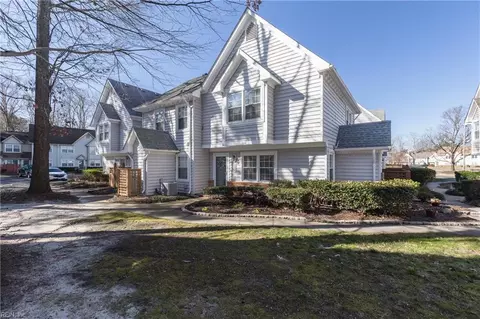 400 Bracknell Arch Arch #A, Chesapeake, VA 23320
