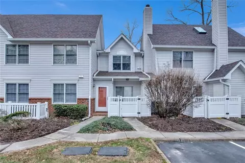 23 Tamarisk Quay Quay #E, Hampton, VA 23666
