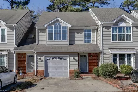 36 Candlelight Ln, Portsmouth, VA 23703