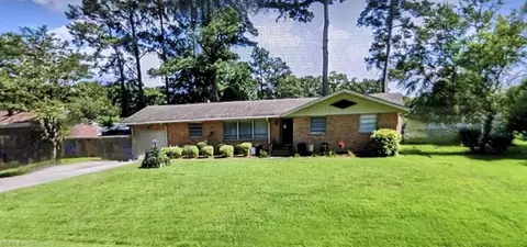 4233 Valencia Dr, Chesapeake, VA 23321