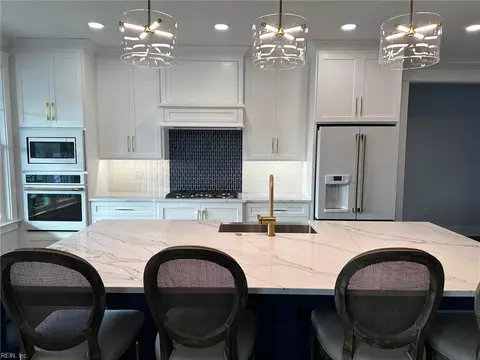 307 Octavia Dr, Tabb, VA 23693 photo 2