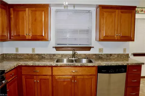 826 N Fifth St, Hampton, VA 23664 photo 13