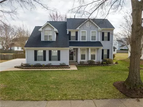 6785 Burbage Lake Cir, Suffolk, VA 23435