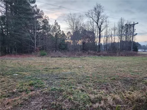 3900 Hog Island Rd, Surry County, VA 23883