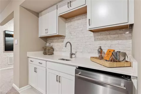 Kitchen - 197 Royal Blackheath, Smithfield, VA 23430 photo 5 of 5