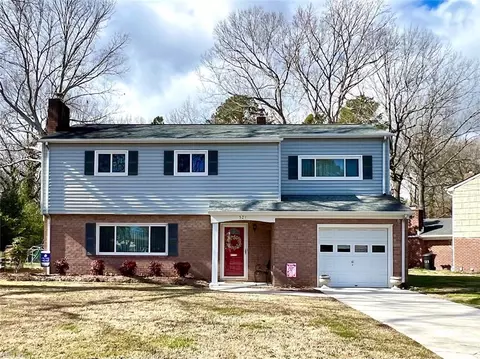 521 Kirkwood Ln, Virginia Beach, VA 23452