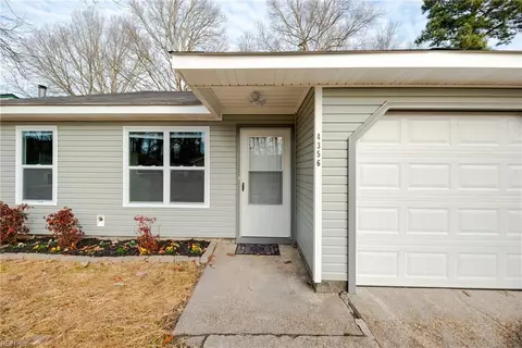 4356 Smokey Lake Dr, Virginia Beach, VA 23462