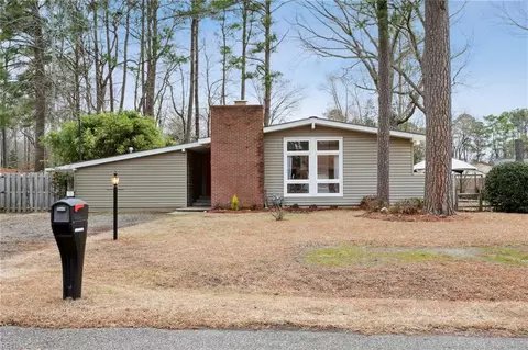 105 Park Ln, Seaford, VA 23696