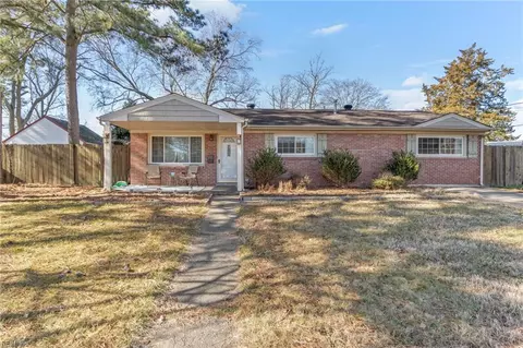 890 Lusk St, Chesapeake, VA 23325