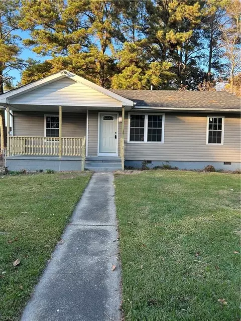 204 Median Cir, Portsmouth, VA 23701