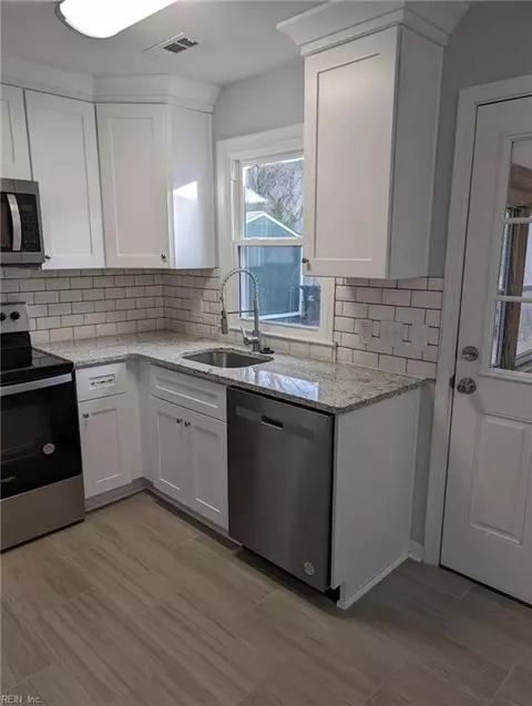 913 Tifton St, Norfolk, VA 23513