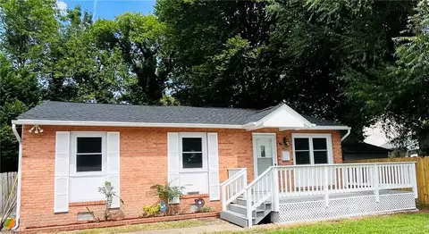 406 Institute Dr, Hampton, VA 23663