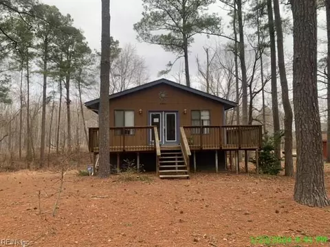 29195 Hunt Club Dr, Courtland, VA 23837