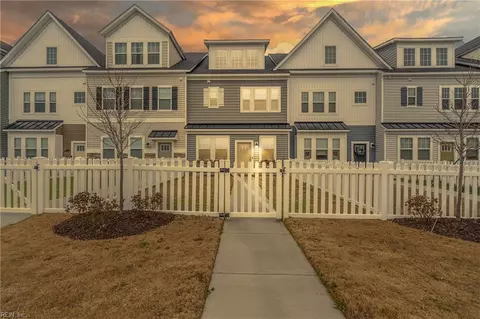 449 Asuza St, Chesapeake, VA 23323