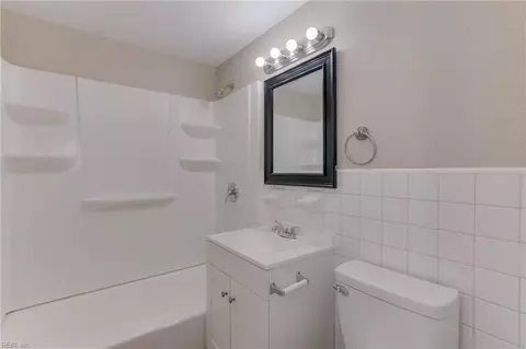 93 Jordan Dr, Hampton, VA 23666 photo 8