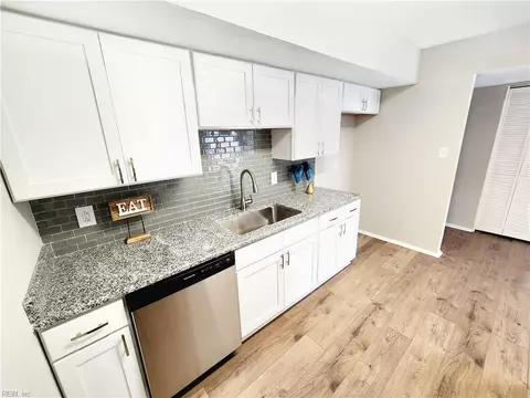 5807 W Hastings Arch Arch, Virginia Beach, VA 23462