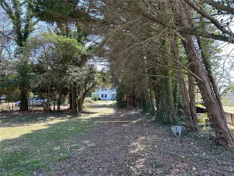 23239 Front St, Accomack County, VA 23301