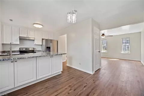 930 Ketch Ct, Chesapeake, VA 23320