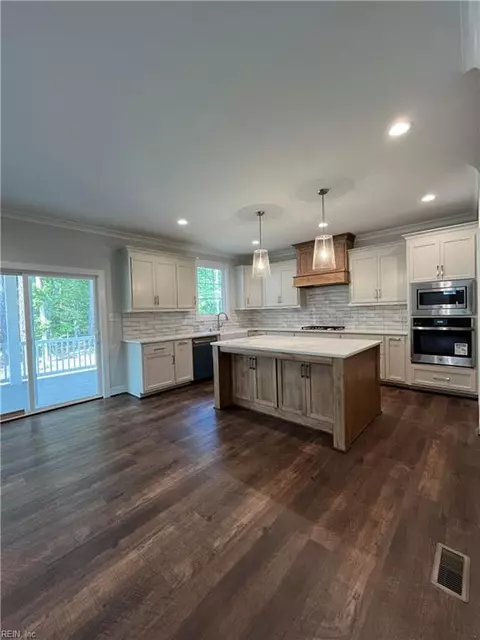 116 Tequesta Trl, Tabb, VA 23693 photo 2